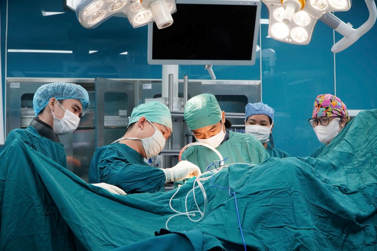 Successful surgery for a case of multiple severe injuries due to a traffic accident at Vung Tau General Hospital. Photo: BVVT