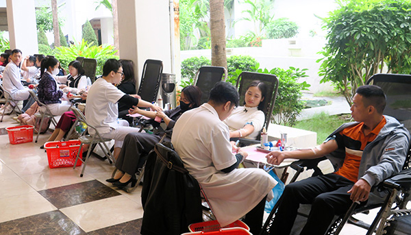 Volunteers participating in voluntary blood donation in Hai Phong. Photo: Hai Phong e-Portal