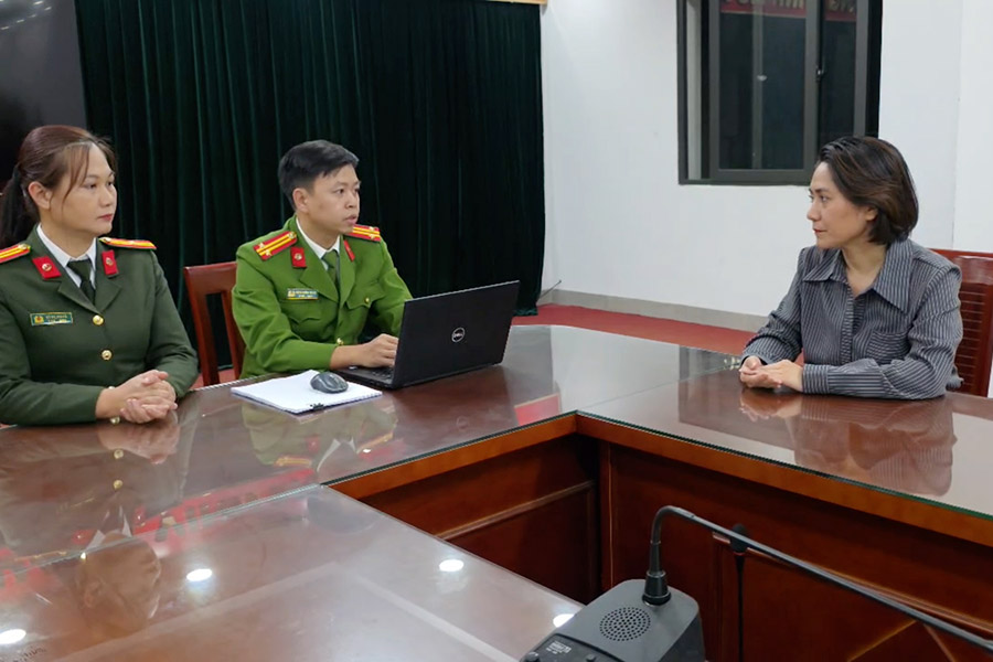 Image of the temporary detention of the Director of the show organizing company "Come here, four birds of the sky