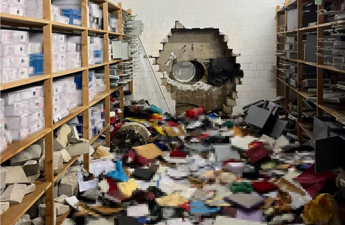 Stealer drills wall, breaks into Sparkasse bank safe in Gelsenkirchen, Germany. Photo: Gelsenkirchen Police