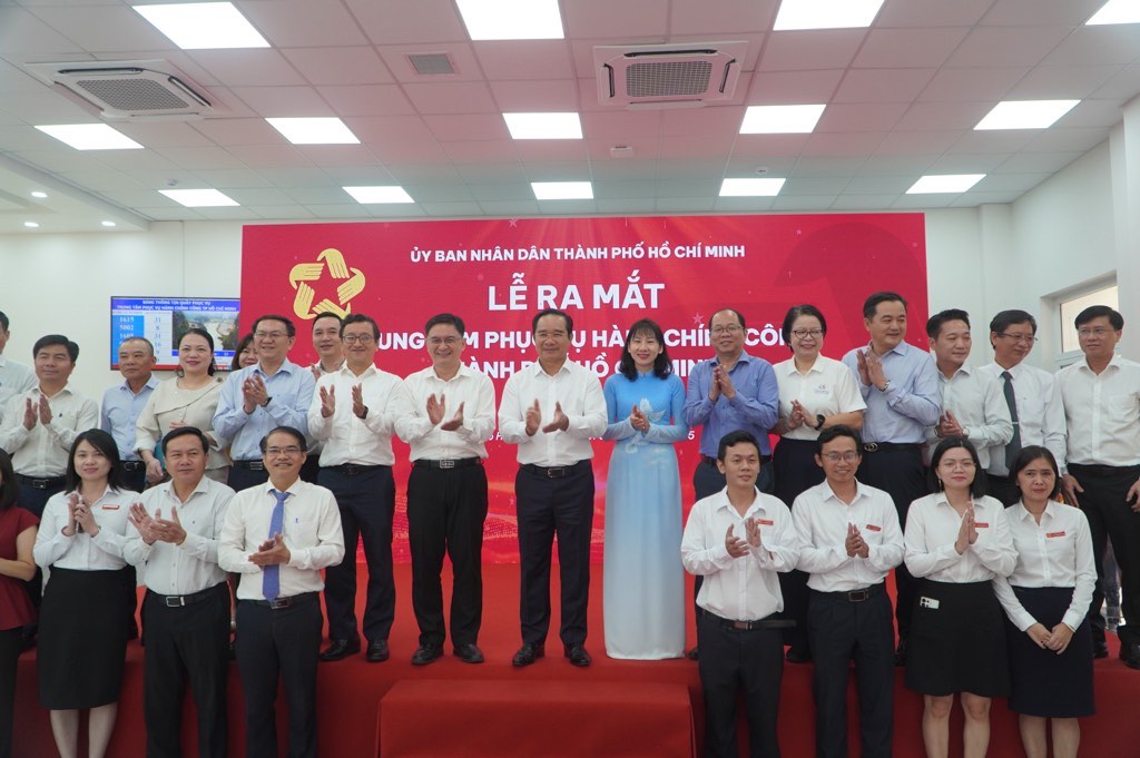 Le ra mat Trung tam Phuc vu hanh chinh cong TPHCM. Anh: Ngoc Anh