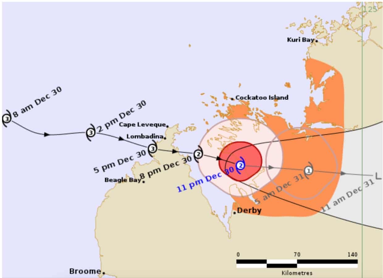 Typhoon Hayley officially makes landfall in Australia, bad weather spreads across the west of the country. Photo: BoM