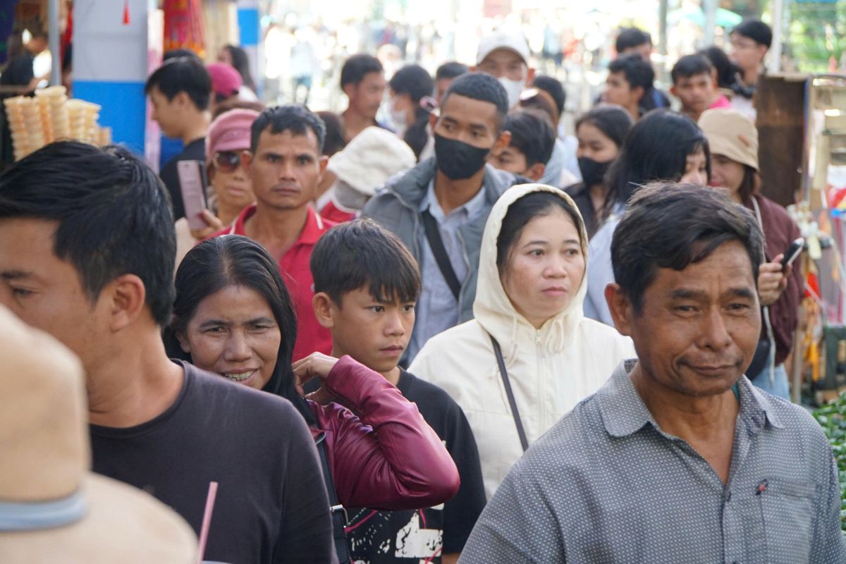 Dong dao nguoi dan den tham quan Tuan le Van hoa quoc te, kham pha the gioi giua long TPHCM. Anh: Minh Tam