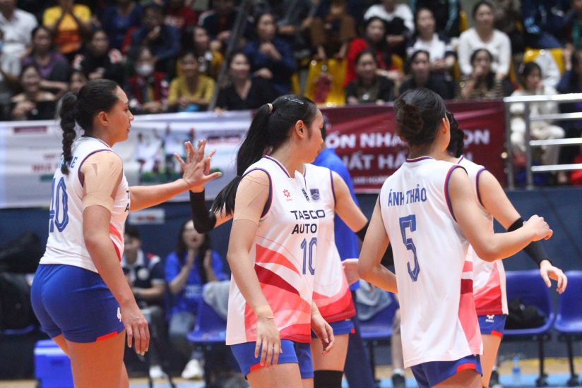 하노이 여자 배구팀은 2026년 새 시즌을 앞두고 적극적으로 선수를 이적시키고 있습니다. 사진: VFV