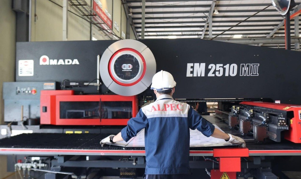 ALPEC factory is invested with a modern machinery and equipment system. Photo: ALPEC