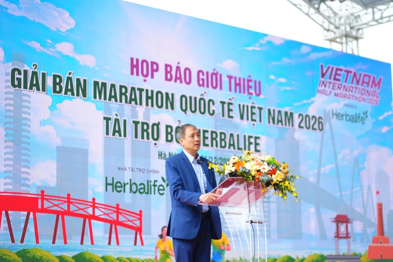 Tong Thu ki Lien doan dien kinh Viet Nam - ong Nguyen Manh Hung phat bieu tai buoi hop bao. Anh: VIM