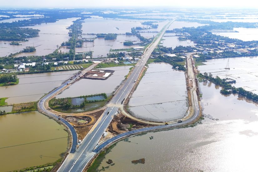 IC5 intersection of Can Tho - Ca Mau expressway seen from above. Photo: TA QUANG