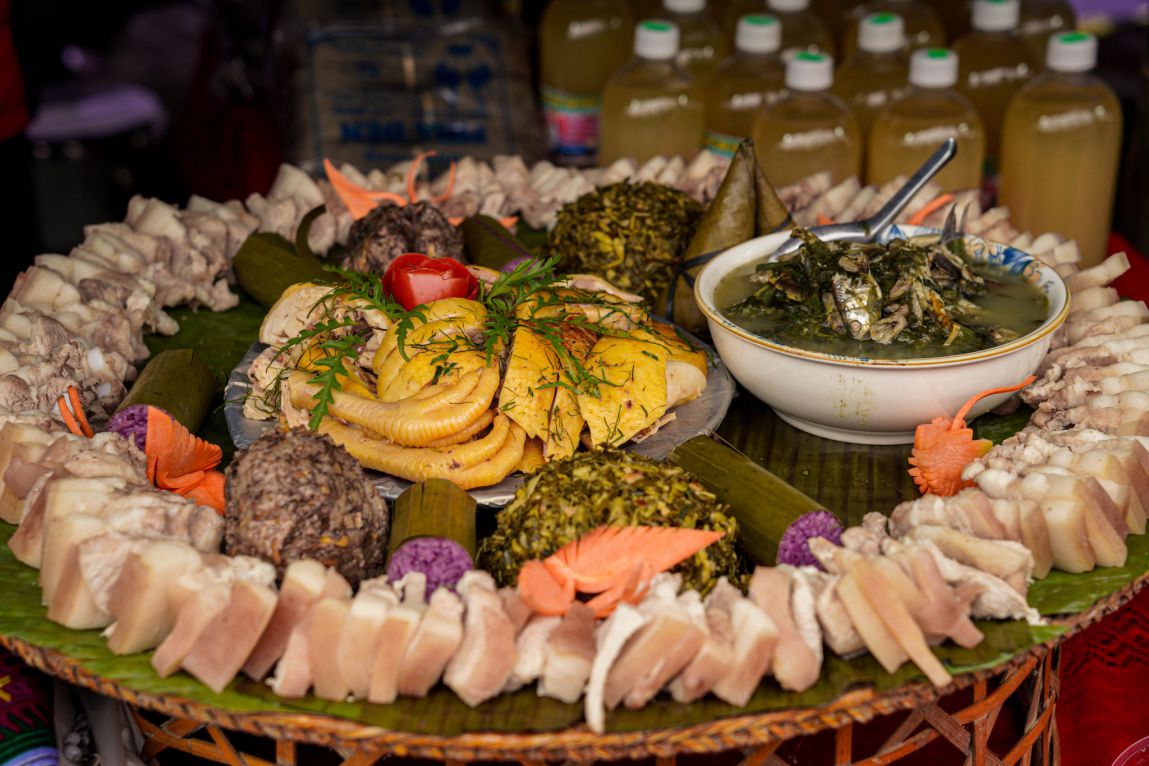 Mon an dia phuong trong ngay le hoi. Anh: Yen San 