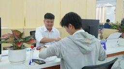 호치민시 시민들은 빠르고 간결한 공공 행정 경험에 만족합니다.