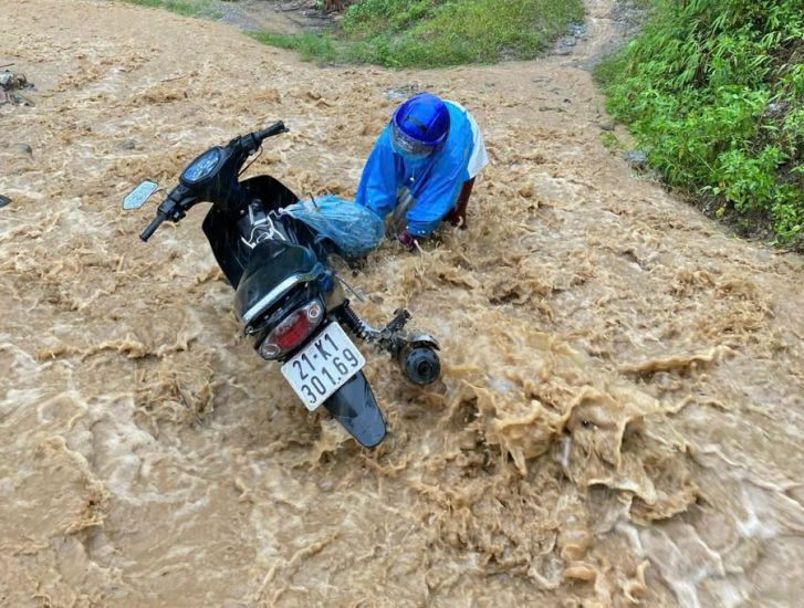 Every time they come to school, teachers of An Luong Kindergarten (Lao Cai province) have "heart-wrenching" experiences. Photo: GVCC