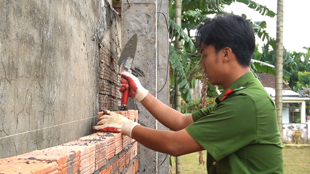 다낭은 설날을 맞이할 수 있도록 주민들을 위해 집을 서둘러 짓고 있습니다. 사진: 쩐 티