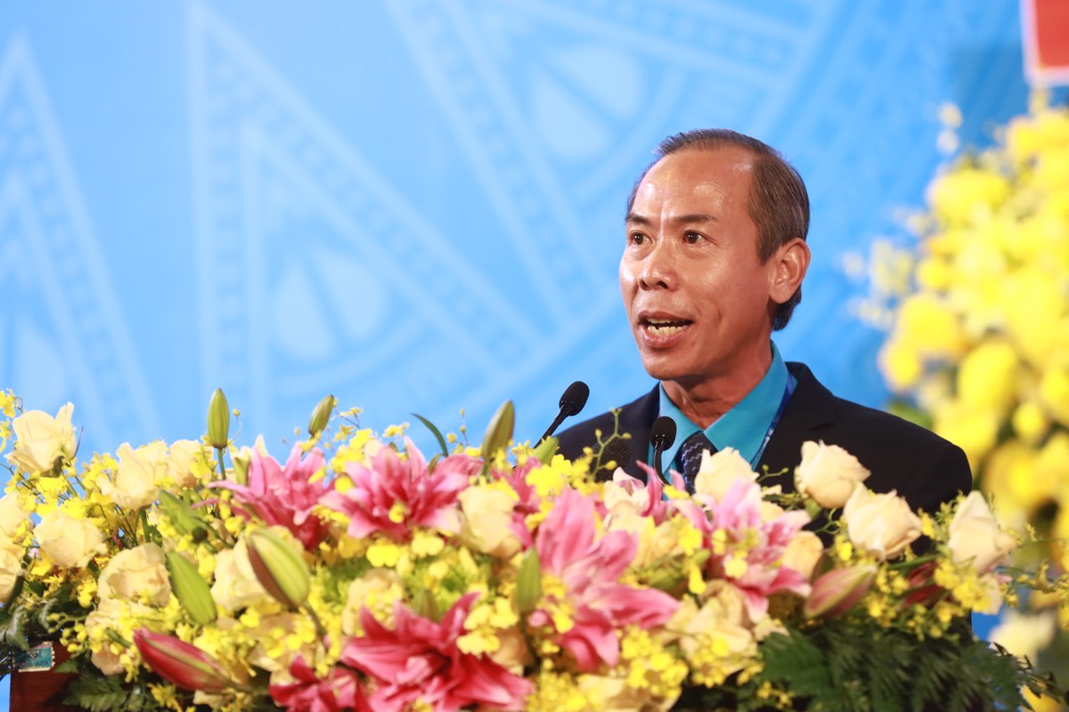 Ong Nguyen Phu Hoang - Pho Chu tich Uy ban MTTQ Viet Nam tinh, Chu tich LDLD tinh Lam Dong phat bieu khai mac Dai hoi. Anh: Duy Tuan 