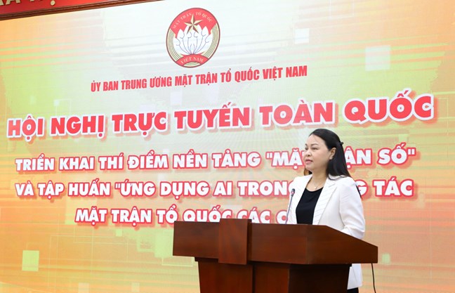 Ba Nguyen Thi Thu Ha - Uy vien Trung uong Dang, Pho Chu tich - Tong Thu ky Uy ban Trung uong MTTQ Viet Nam chu tri Hoi nghi truc tuyen toan quoc trien khai thi diem nen tang “Mat tran so” va tap huan “ung dung AI trong cong tac MTTQ cac cap. Anh: Mattran.org.vnn