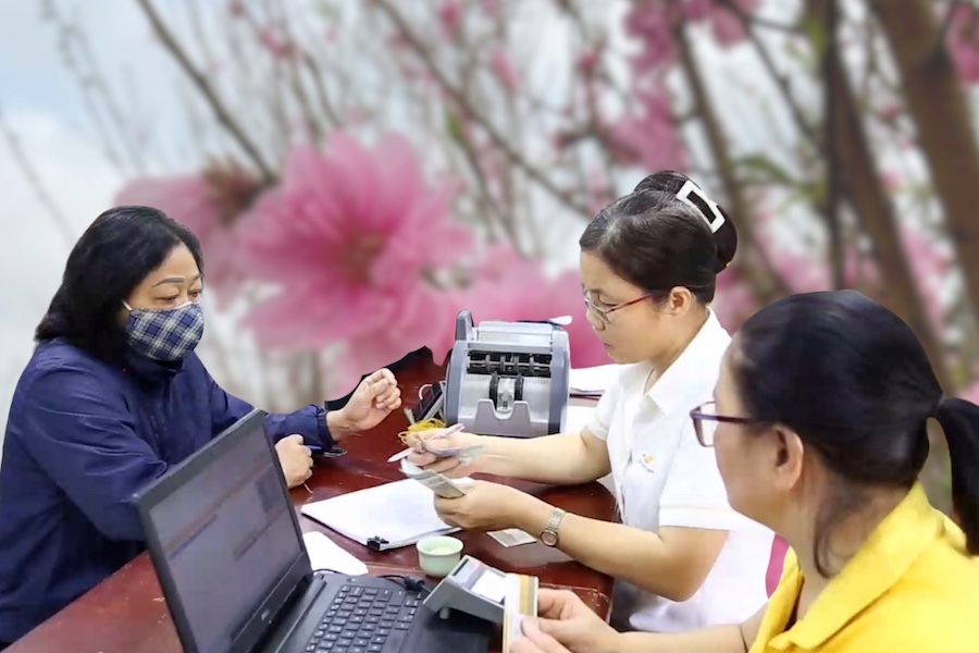 쯔엉마이 동에서 3,300명 이상이 2026년 설날 선물 정책 혜택을 받았습니다
