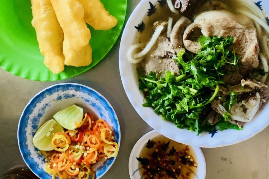 Ben Co banh canh has a very characteristic pork organ filling compared to other types of banh canh. Photo: Ky Lam