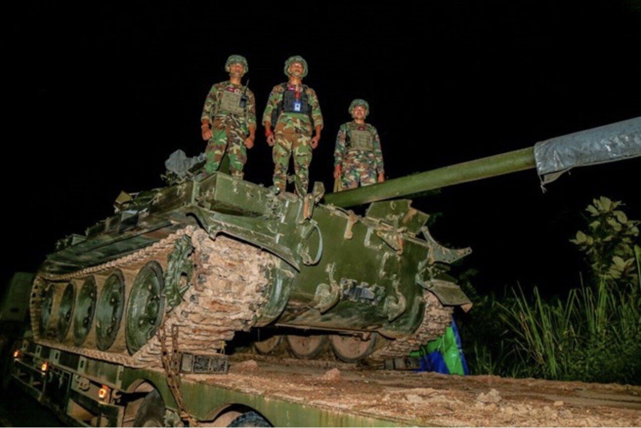 Cambodia withdraws tanks from the border area bordering Thailand on the evening of October 26 (local time). Photo: AFP