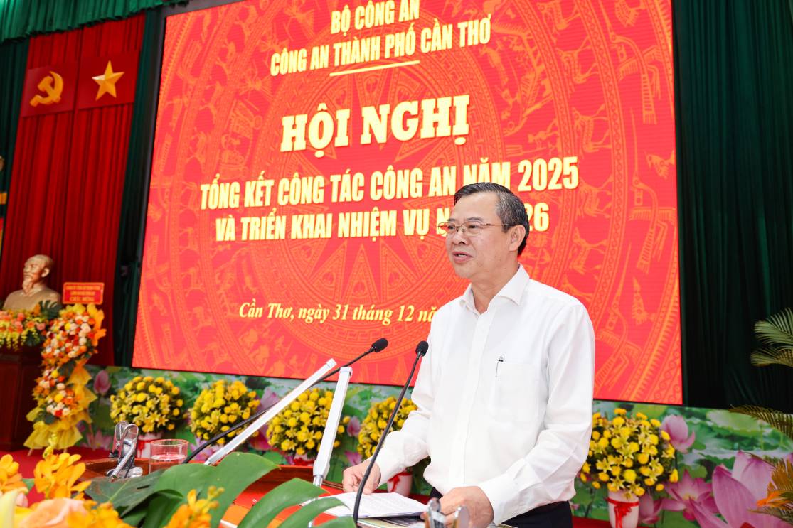 Chu tich UBND TP Can Tho Truong Canh Tuyen phat bieu chi dao Hoi nghi. Anh: Cong an Can Tho