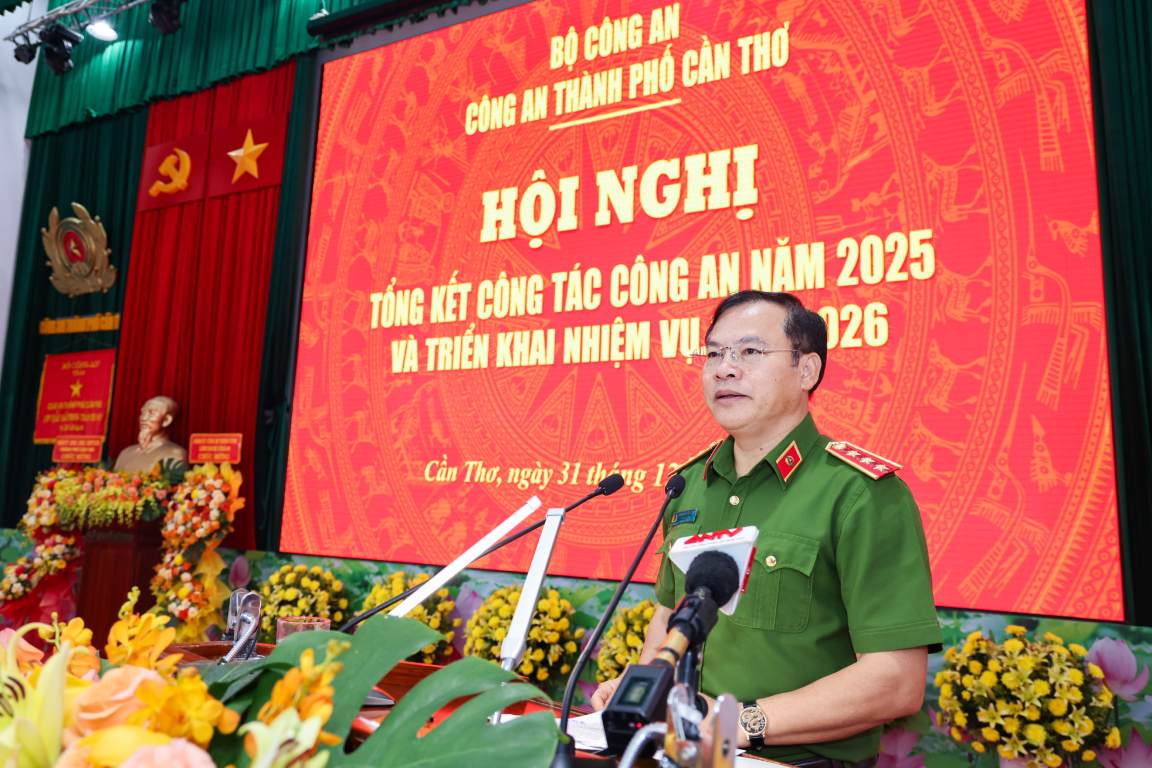 Thu truong Bo Cong an Nguyen Van Long phat bieu chi dao tai Hoi nghi. Anh: Cong an Can Tho