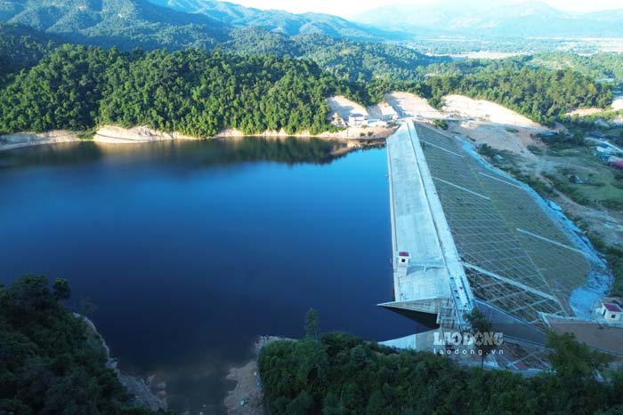 Vao thang 10.2023, ho Huoi Trang Tai da chinh thuc chan dong, tich nuoc. Anh: Quang Dat