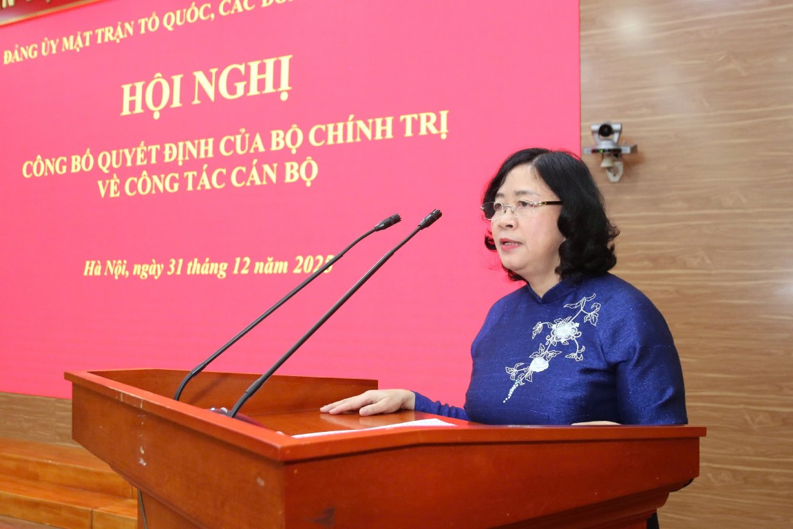 Ba Bui Thi Minh Hoai phat bieu tai hoi nghi. Anh: Bao Han 