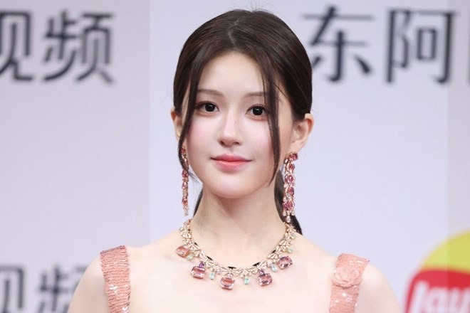 Trieu Lo Tu tham du su kien Tinh quang dai thuong cua Tencent Video. Anh: cat tu video