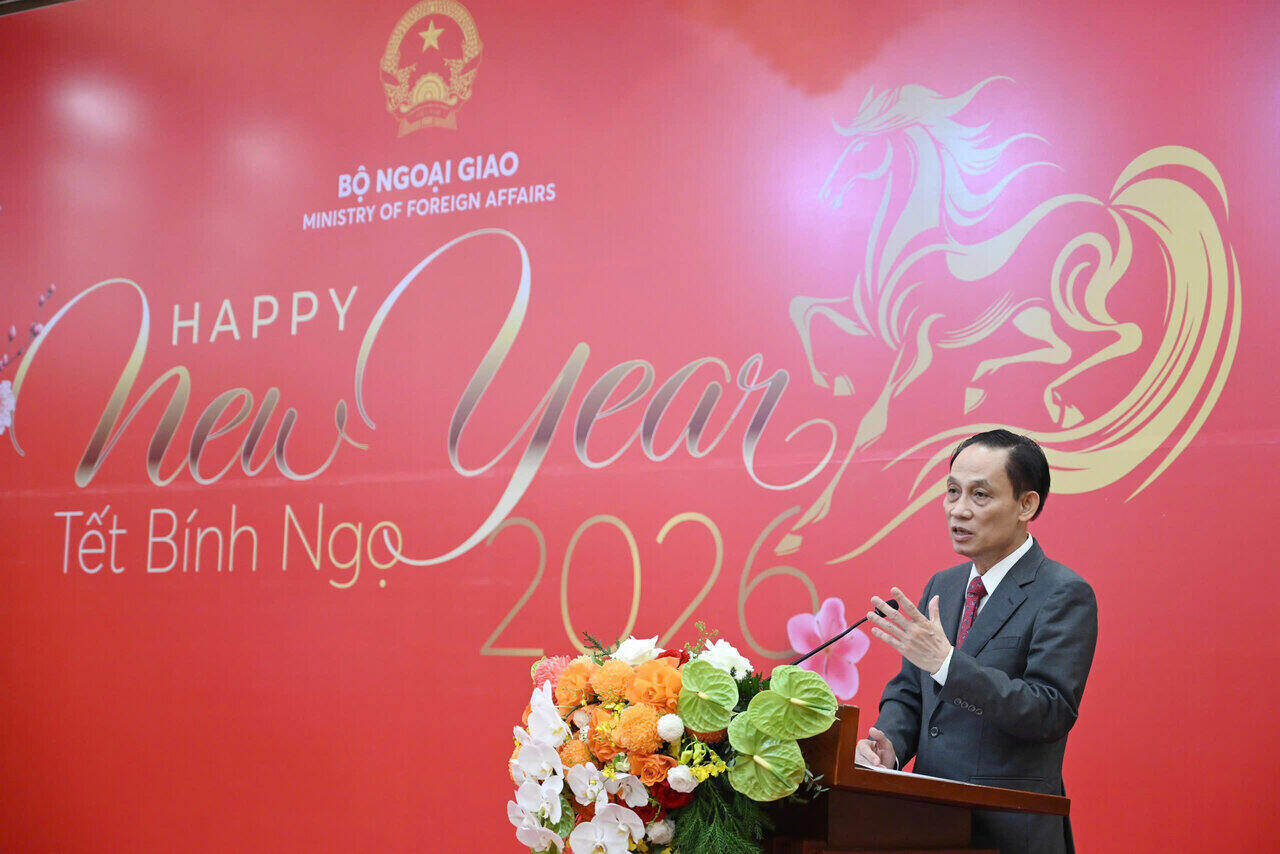 Secretary of the Party Central Committee, Minister of Foreign Affairs Le Hoai Trung chaired a cordial meeting with Vietnamese press agencies on the occasion of the end of 2025 and preparing to welcome the 2026 Binh Ngo Spring. Photo: Hai Nguyen