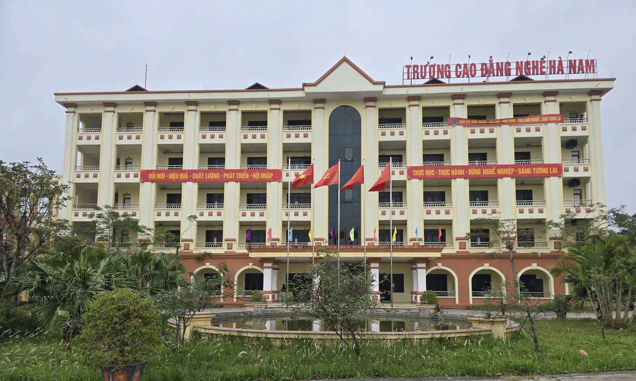 Truong Cao dang nghe Ha Nam hien co 117 can bo, giao vien, trong do coa 33 hop dong lao dong. Anh: Nguyen Truong