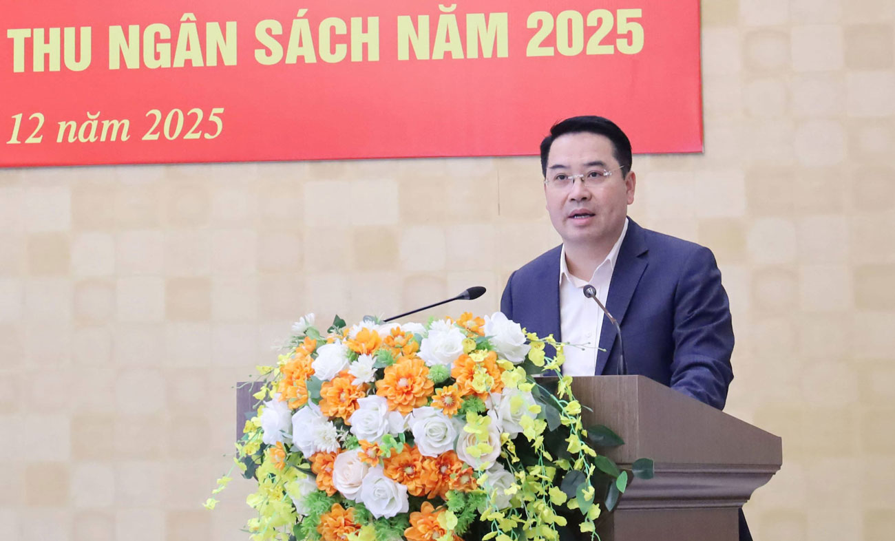 Ong Nguyen Tuan Anh - Chu tich UBND tinh Lao Cai phat bieu tai Hoi nghi.; Anh: Nguyen Hien