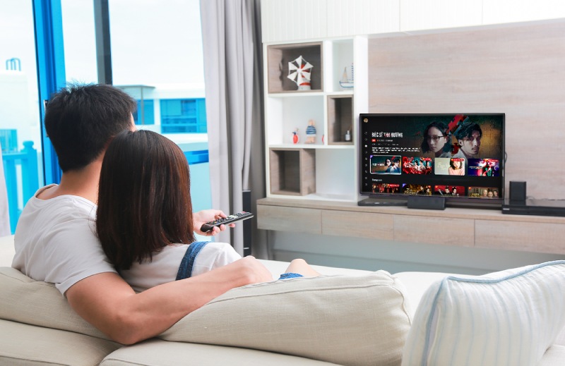 “Bac Si Tha Huong”, bo phim giup Lien Binh Phat dat giai Kim Chung, da co mat tren FPT Play. Anh: FPT Play 