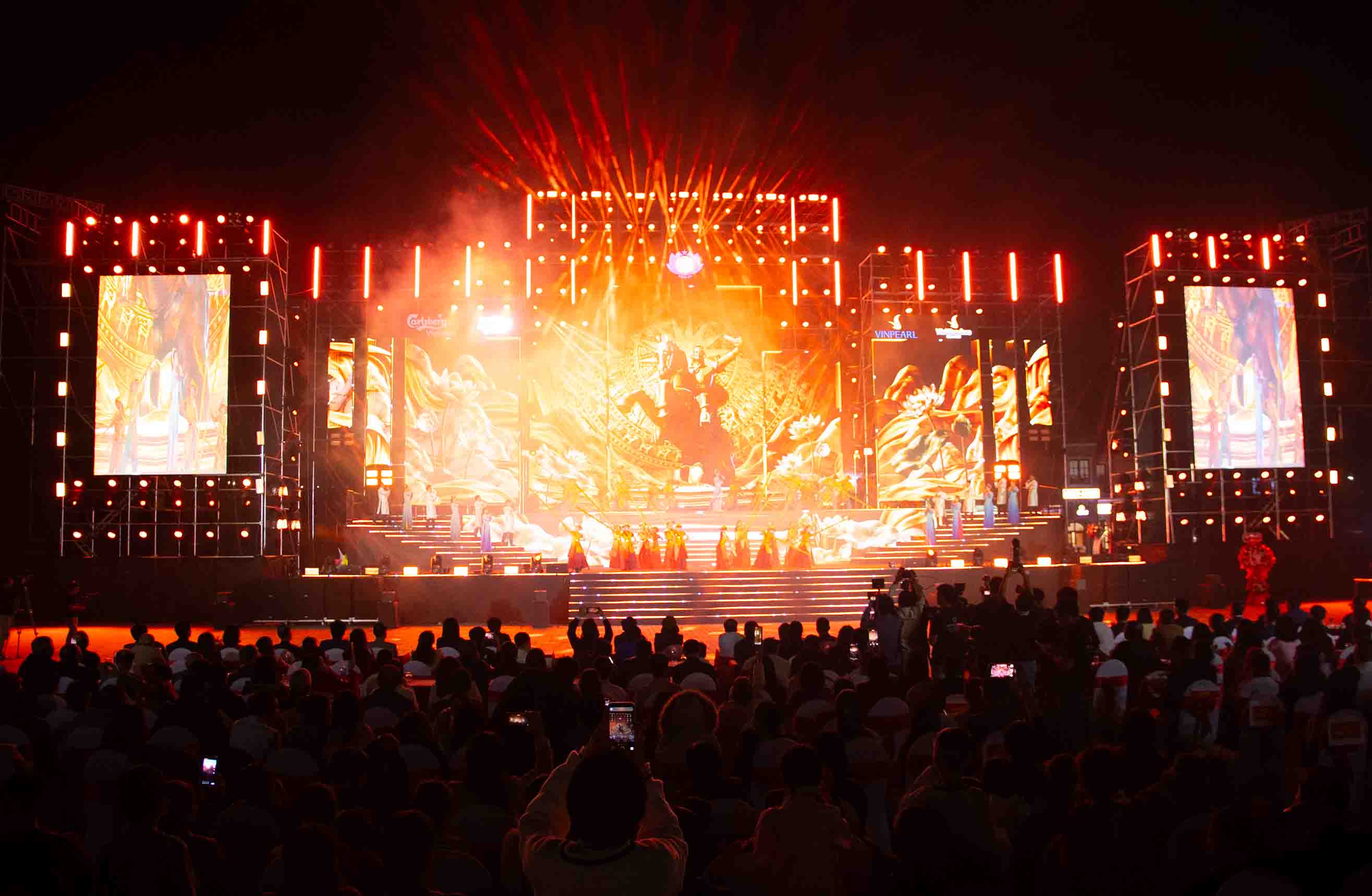 Cac tiet muc van nghe ton vinh truyen thong lich su, van hoa que huong Nghe An. Anh: DUY CHUONG