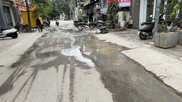 Hạ tầng Khu nhà ở Phùng Khoang nhiều năm chưa được khắc phục. Ảnh: Kim Anh