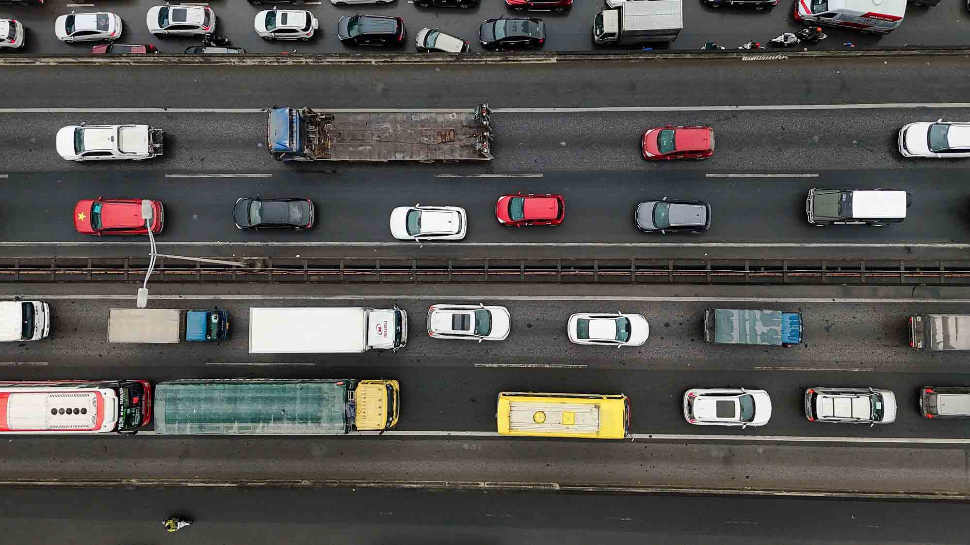 Hanoi temporarily bans roads and diverts traffic on many streets around My Dinh Stadium to ensure security and order to serve the departure ceremony and drills to protect the 14th Party Congress. Photo: Huu Chanh