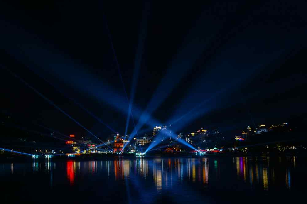 Ben canh su kien countdown, tai phuong Hoan Kiem se to chuc 2 tran dia ban phao hoa tai khu vuc truoc tru so Toa soan Bao Ha Noi Moi va truoc Buu dien Ha Noi. Anh: Vu Hai