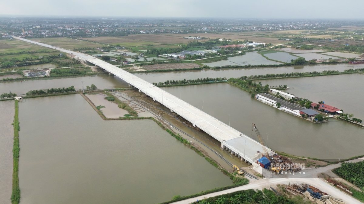 Hang muc cau Tien Thanh co ban hoan thanh tu giua nam 2025. Ảnh: Hoang Khoi