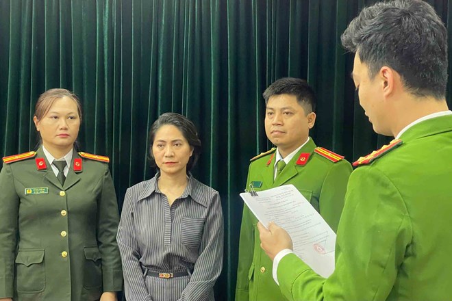 Giam doc Cong ty TNHH Ngoc Viet Education - Nguyen Thi Thu Ha bi khoi to. Anh: Cong an Ha Noi