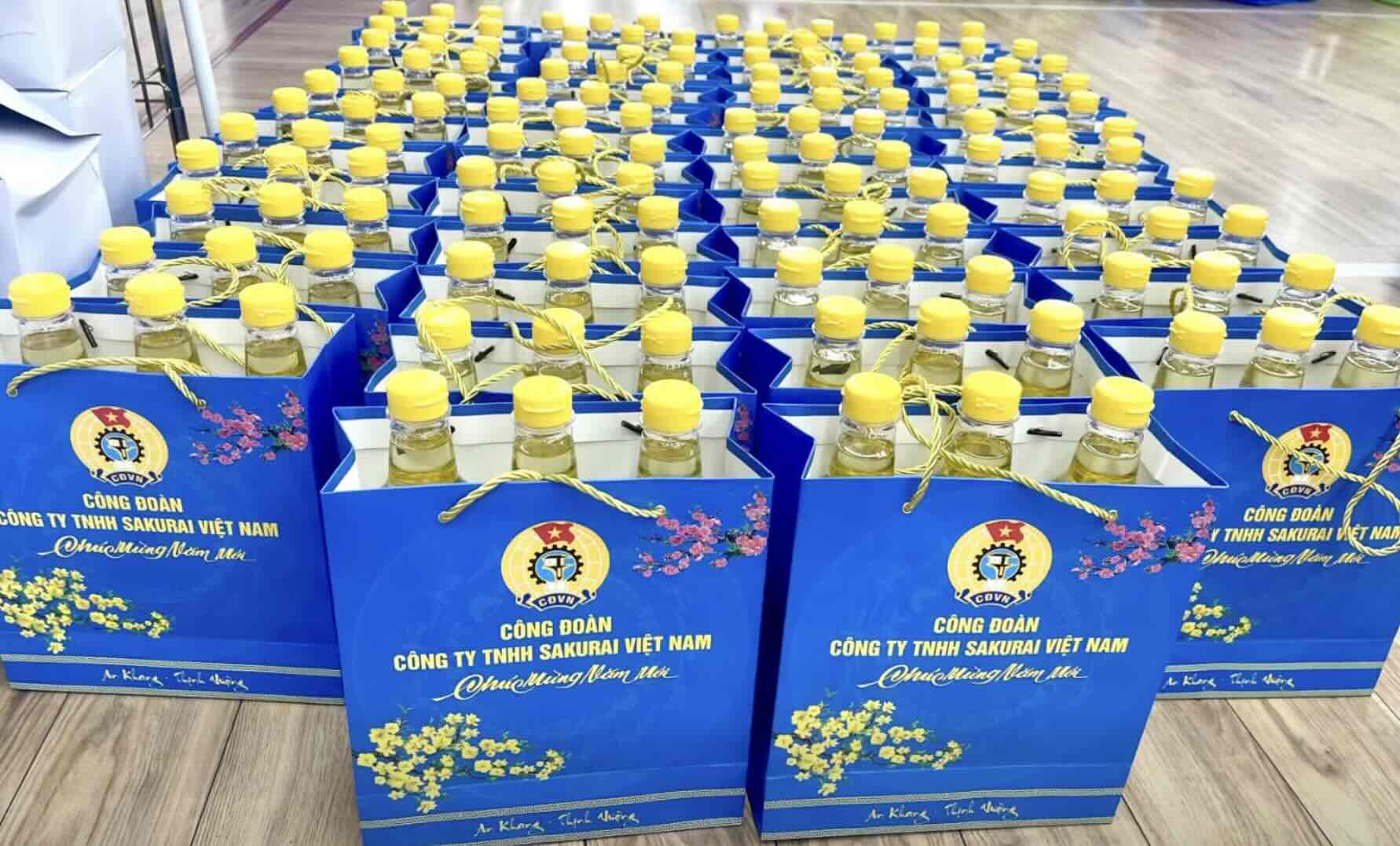 Nhung phan qua do Cong doan Sakurai chuan bi. Anh: Cong doan Sakurai