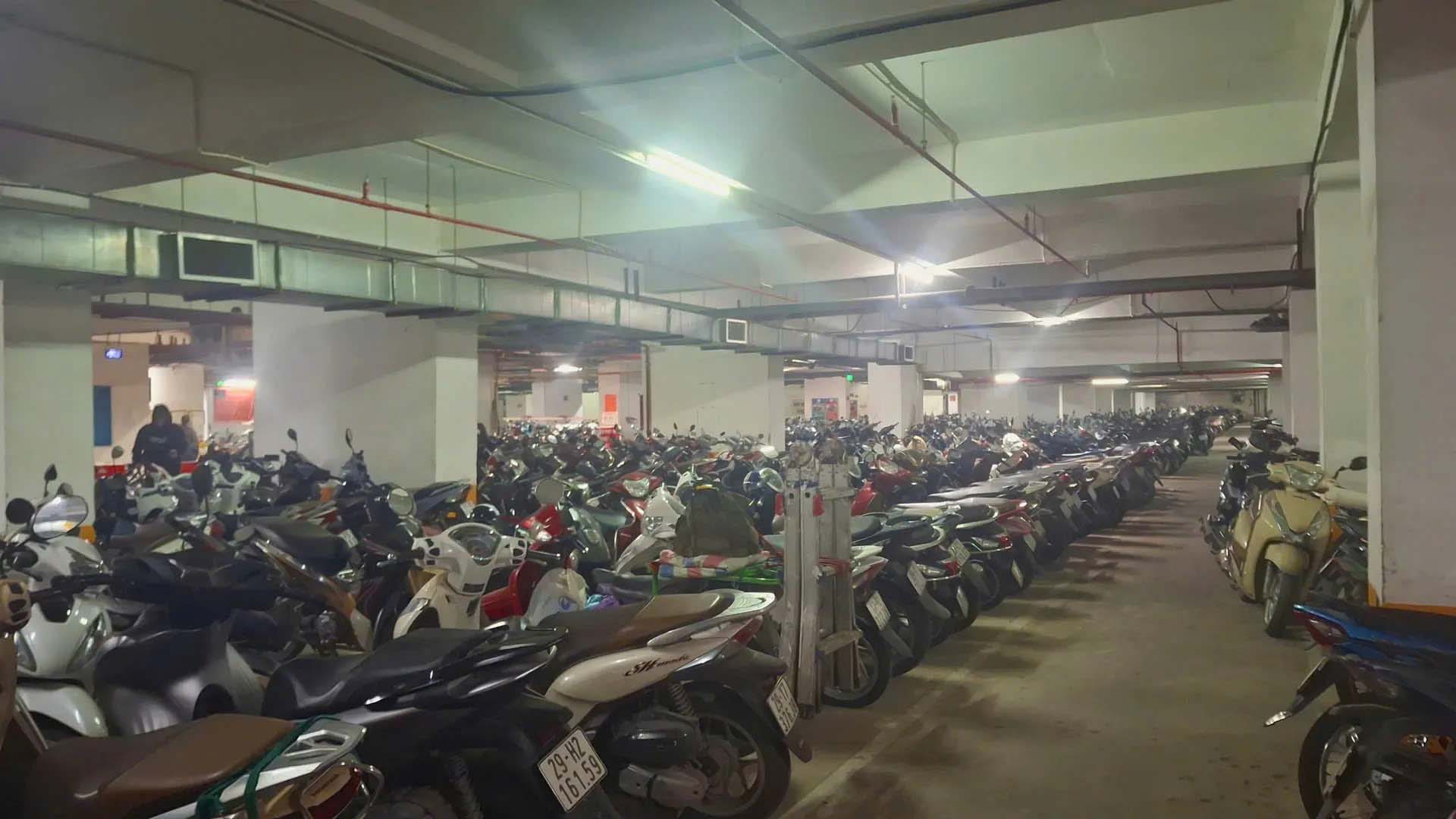 Ham trong giu xe to hop chung cu HH Linh Dam. Anh: Song Huu