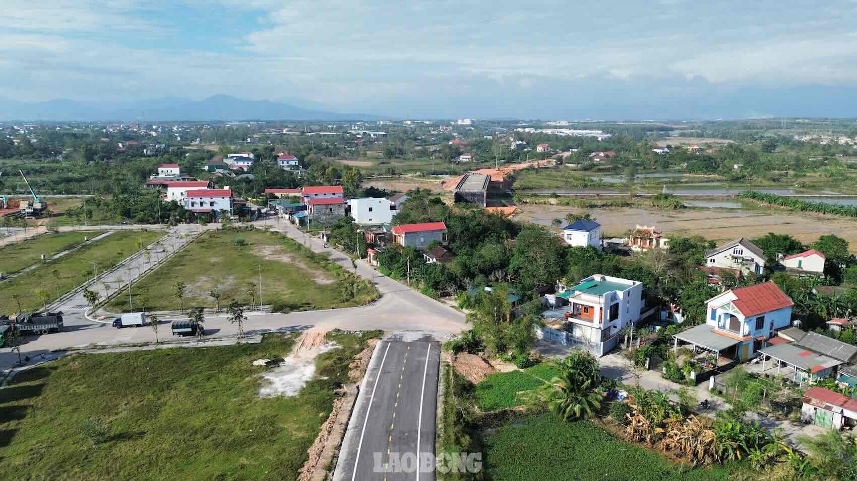 Nhieu vi tri vuong mat bang chua duoc giai phong. Anh: Cong Sang