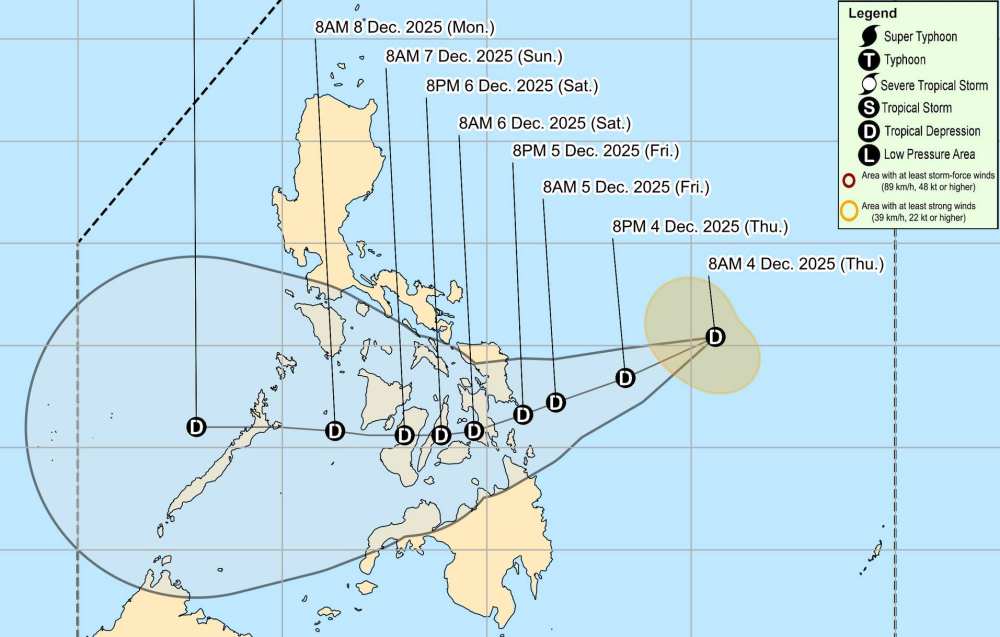 Cập nhật hướng đi của áp thấp nhiệt đới gần Biển Đông. Ảnh: PAGASA