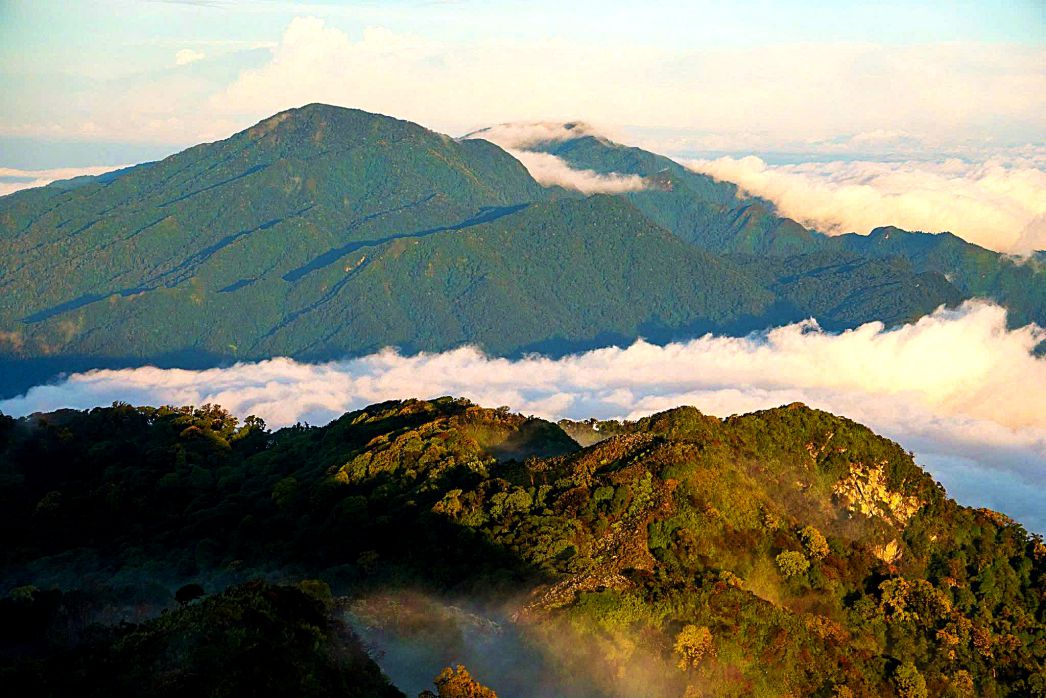 Dinh Sa Mu - U Bo, xa Xim Vang, tinh Son La thu hut khach me trekking. Anh: Truong Son