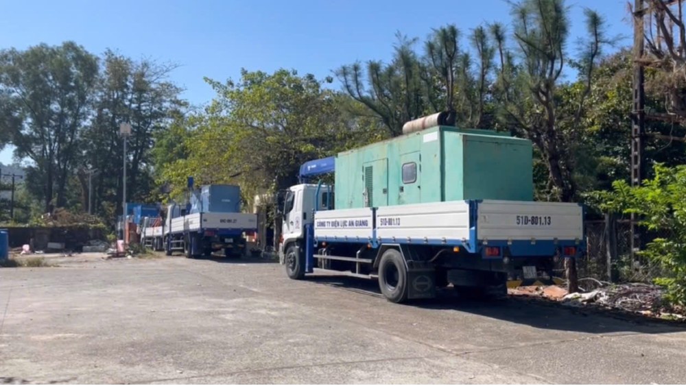 Huy dong 20 may phat dien cap dien luan phien. Anh: Dien luc cung cap