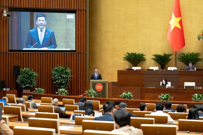 Bo truong Cong Thuong cho biet gia mua ban dien thong qua co che mua ban dien truc tiep do cac ben tu dam phan, thoa thuan. Anh: Quochoi.vn