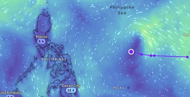 The tropical depression near the Philippines is rapidly weakening into storm No. 16 in the East Sea. Photo: PAGASA