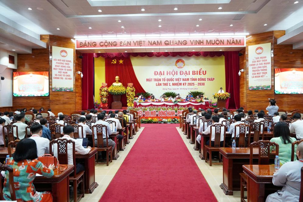 Dai hoi dac biet khong nhan hoa chuc mung de chuyen thanh tien vao Quy Vi nguoi ngheo tinh Dong Thap. Anh: Viet Tien