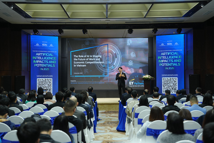 Cac dien gia chia se tai Hoi thao. Anh: BTC