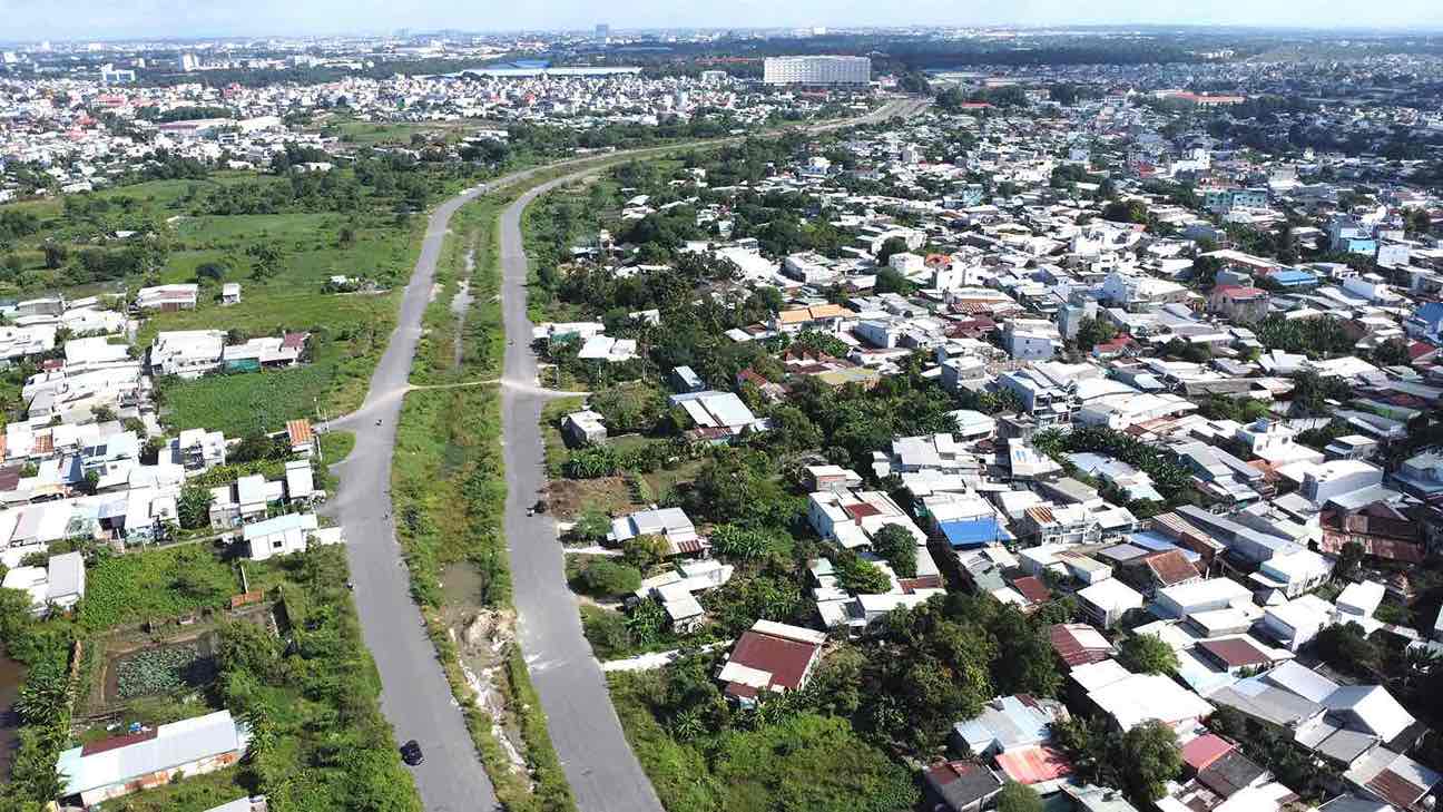 Huong lo 2(国道51号線からホーチミン市-ロンタイン高速道路まで)の建設投資プロジェクトは、ドンナイ省の3つのコミューン、区を通過しています。写真:HAC