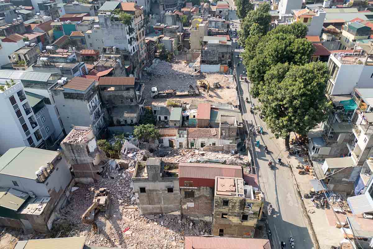 The Ring Road 1 project, Hoang Cau - Voi Phuc section (Hanoi) is in the process of site clearance. Photo: Song Huu