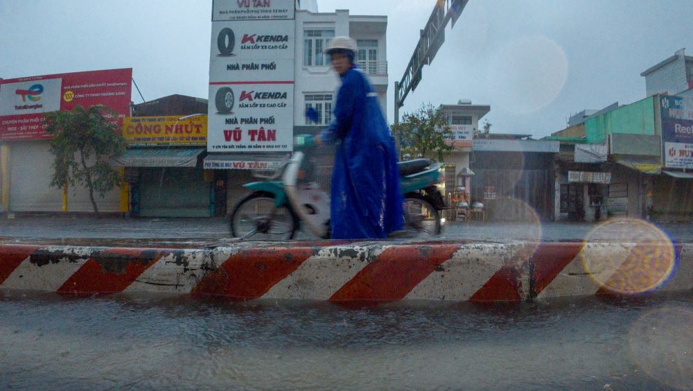 Da Nang responds to floods, warns of especially heavy rain. Photo: Tran Thi
