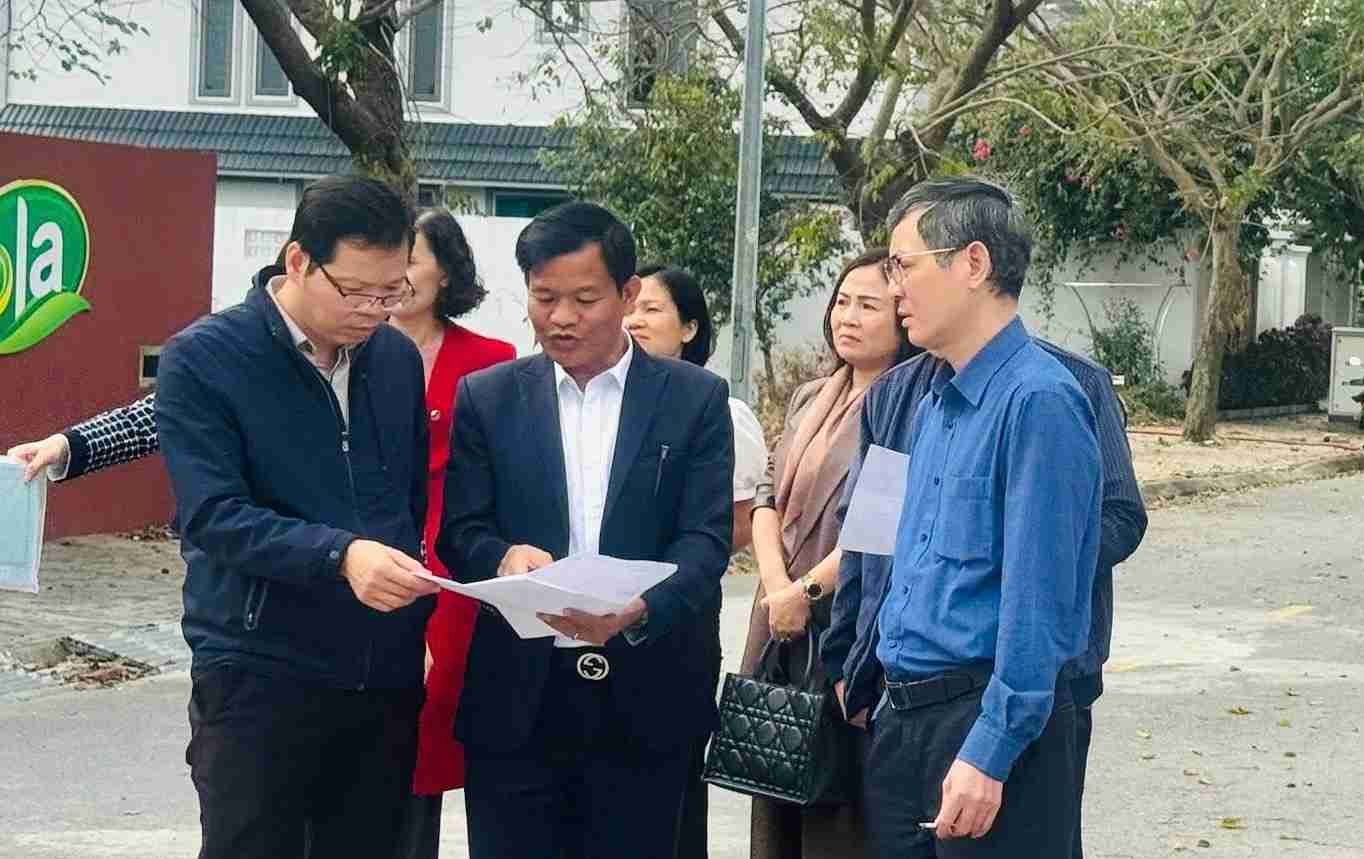 Doan lien nganh khao sat hien truong Du an Khu dan cu Dai An I. Anh: Nguyen Thuong