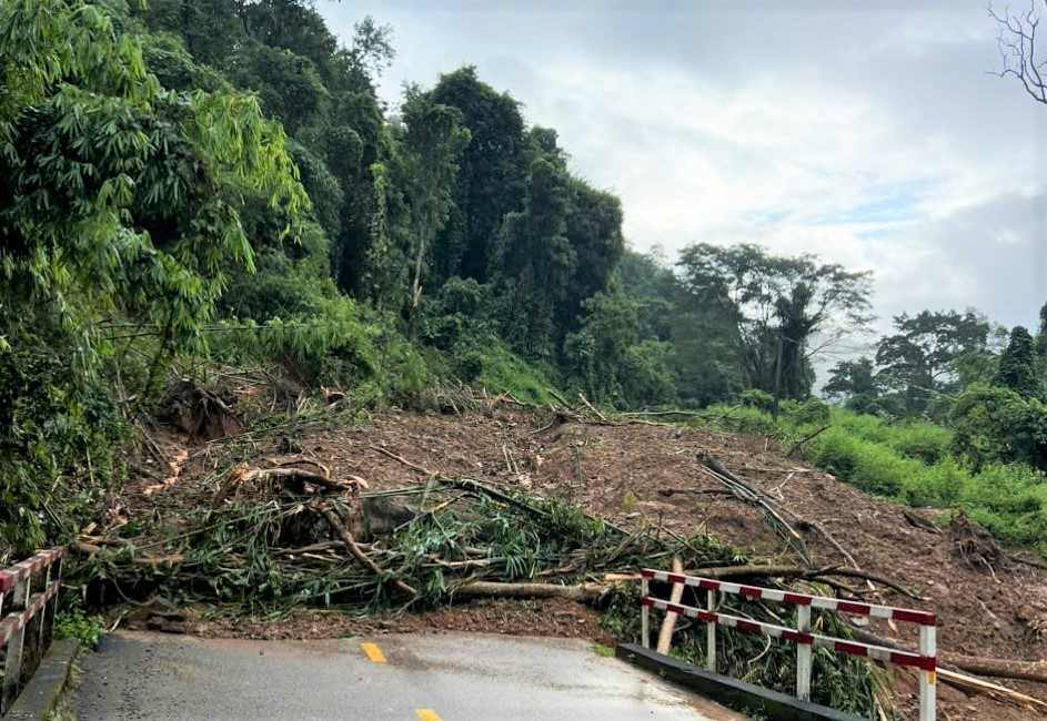 Mot diem sat lo moi xay ra vao ngay 4.12 tai Km 45+200 tren deo Gia Bac. Anh: Than Hy